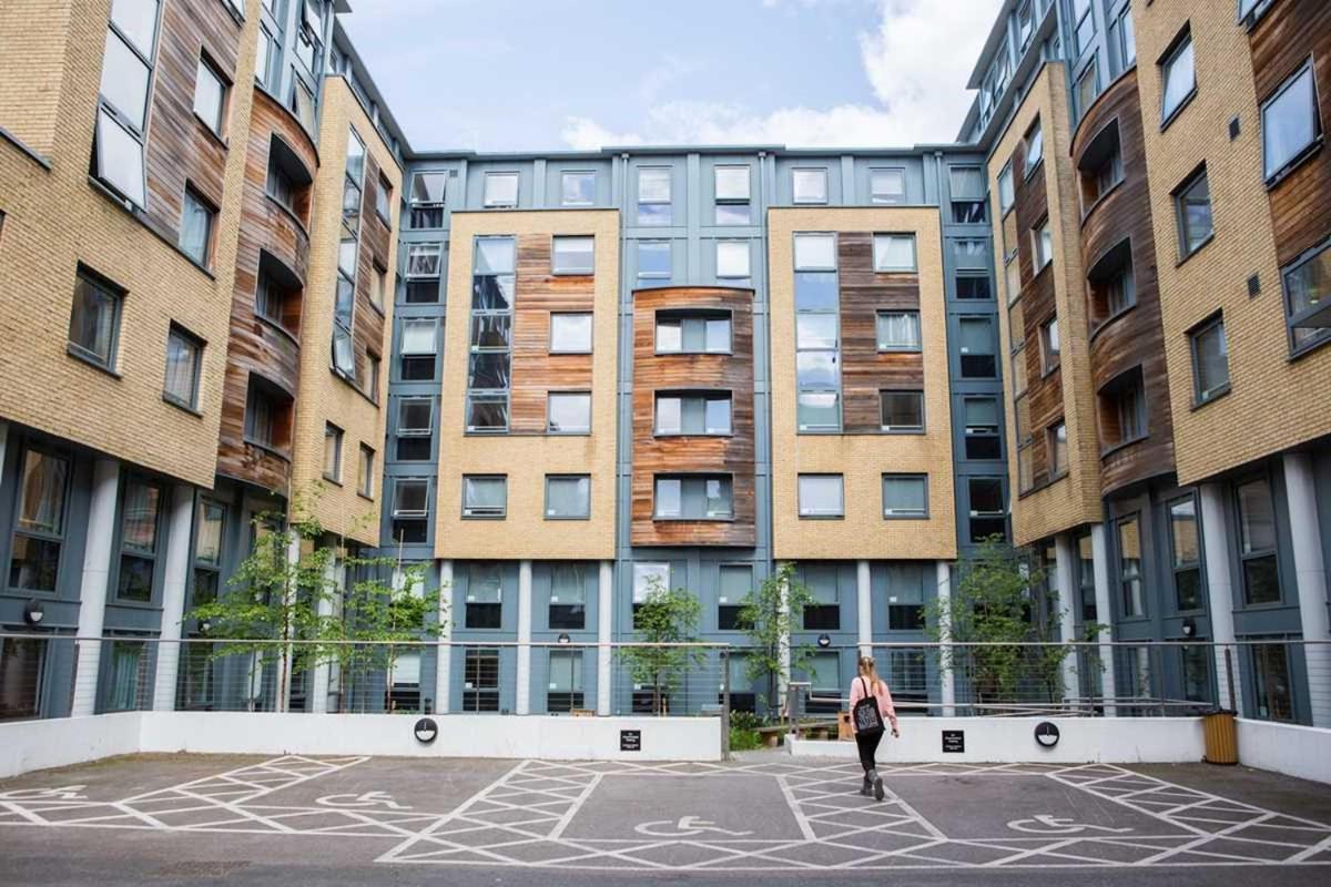 Modern And Private Bedrooms With Shared Kitchen At Chapter Islington In For Students Only Londres