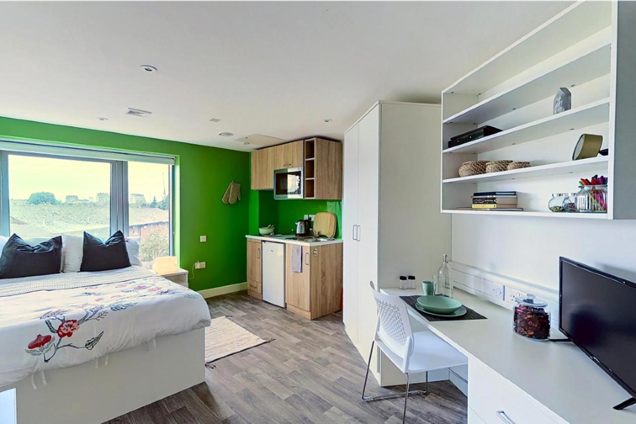 Trendy Studios, EAST GREENWICH PLEASAUNCE - SK * Londres