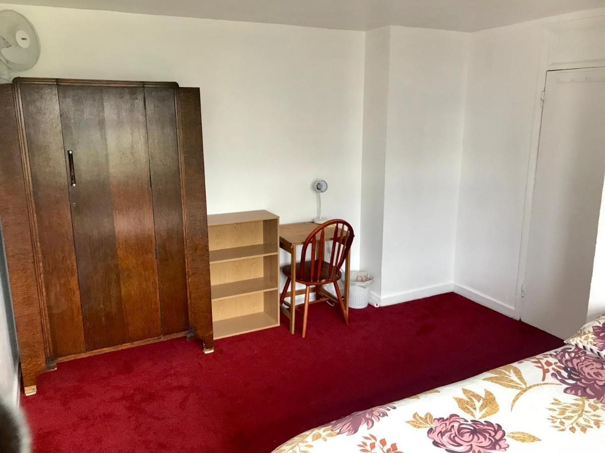 Cosy 2 * London