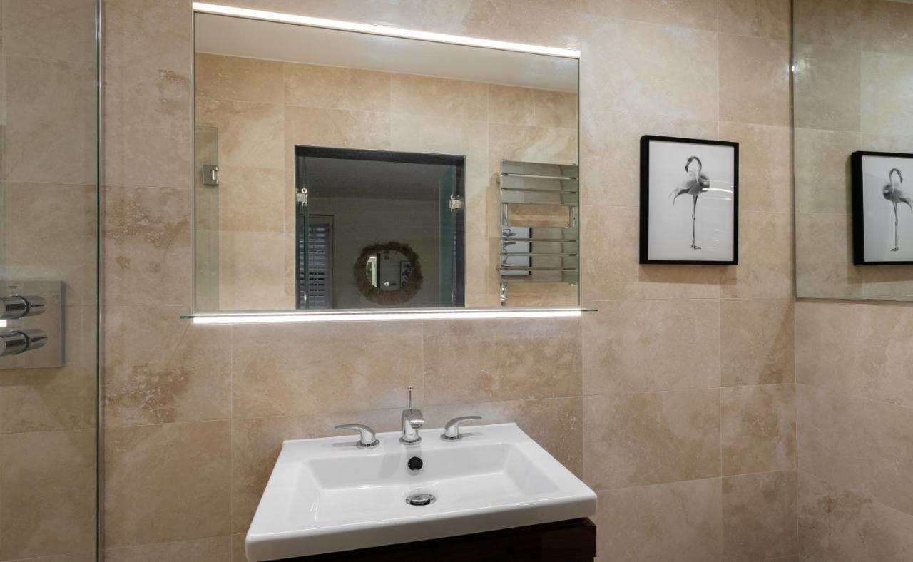 The Heart Of Shepherds Bush - Modern 2bdr With Garden *