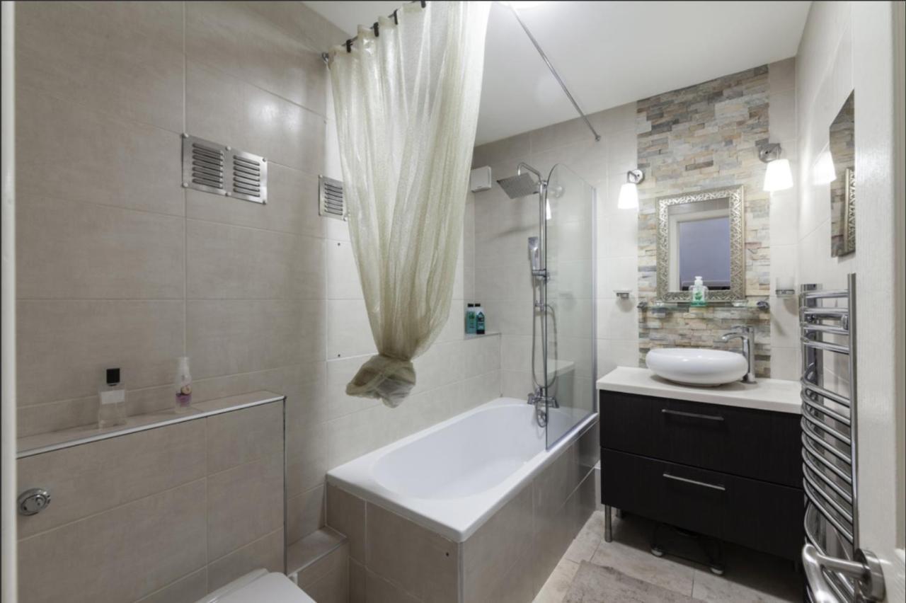 Victoria Two Bedroom Apartment
