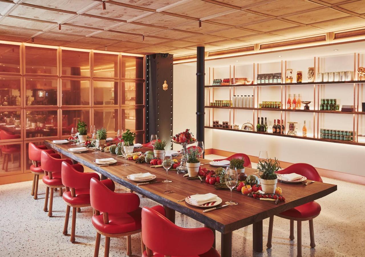 Claridge's, Maybourne Collection Hotel