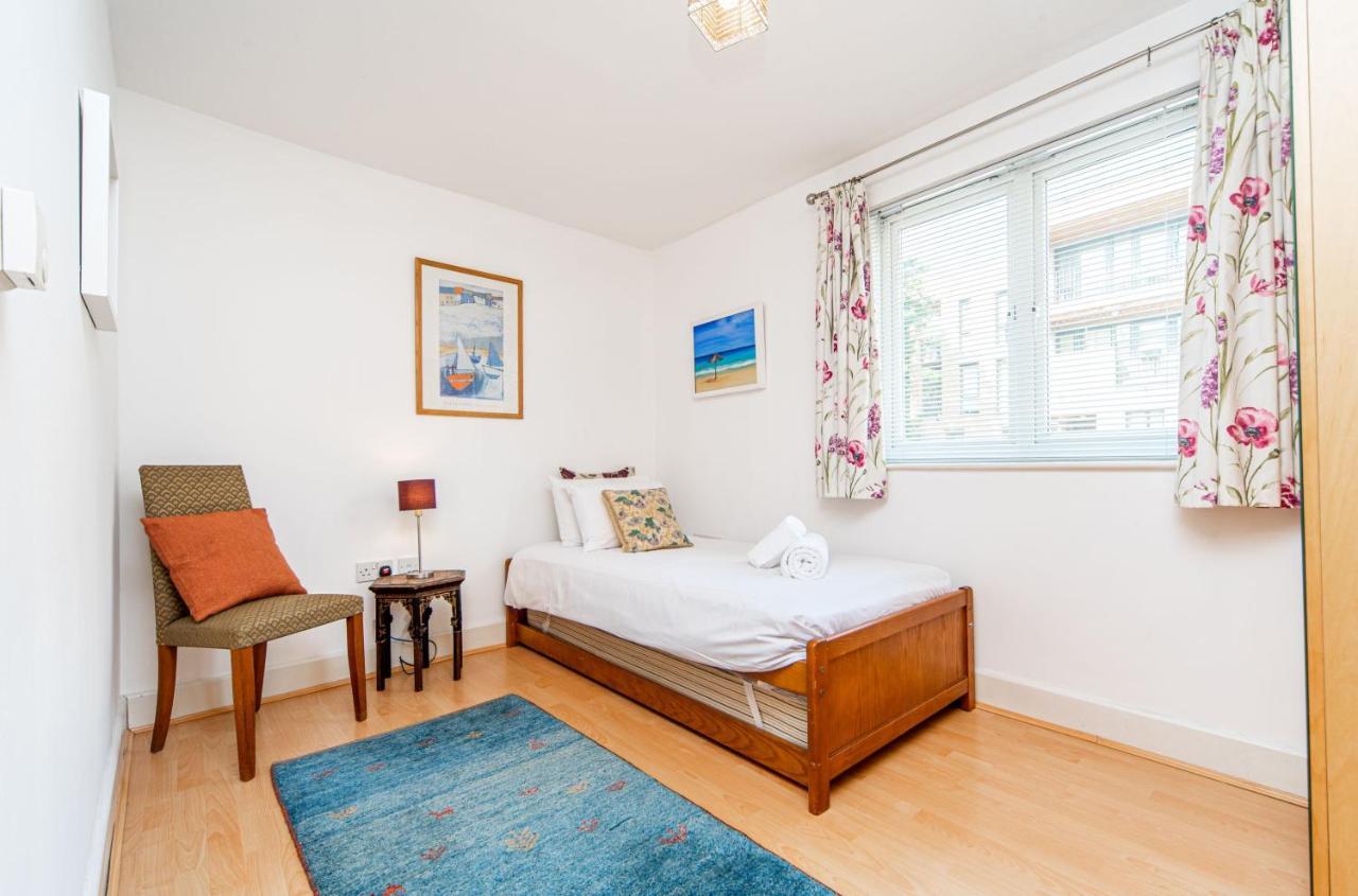 Pass The Keys Delightful Close To River In Se16 London