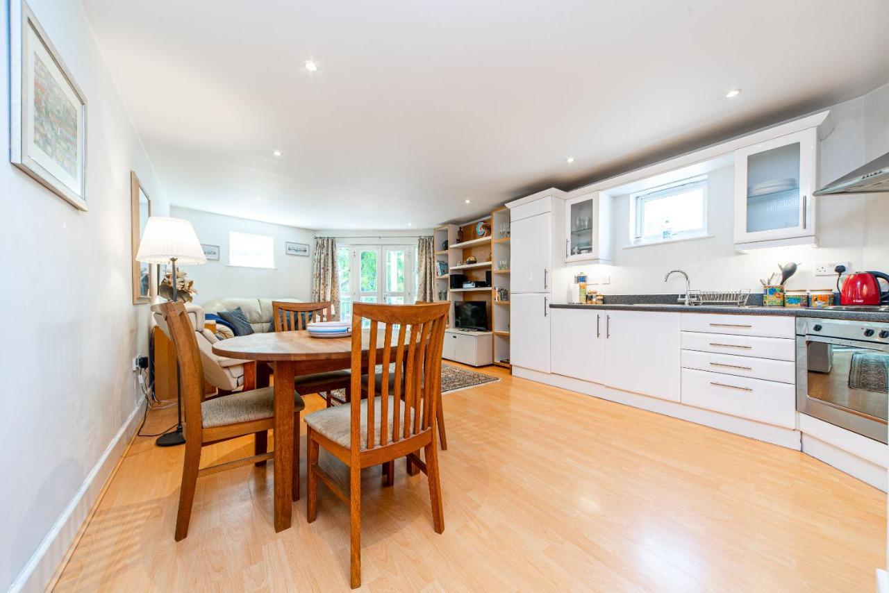Pass The Keys Delightful Close To River In Se16 Apartment *