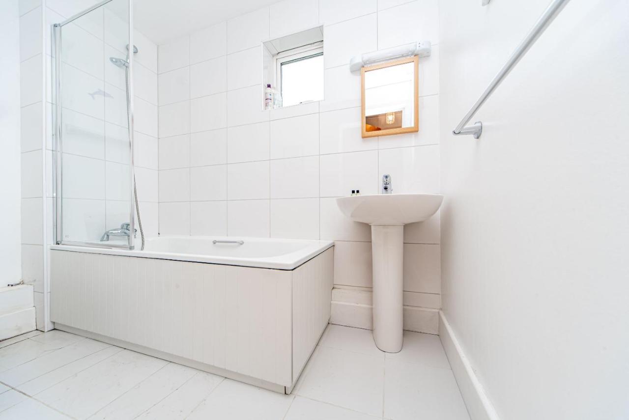 Pass The Keys Delightful Close To River In Se16 Apartment London