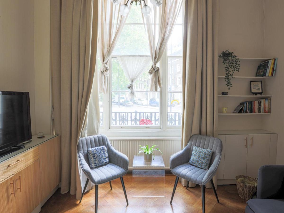 Hyde Park's Mezzanine Studio - Pass The Keys Apartment *