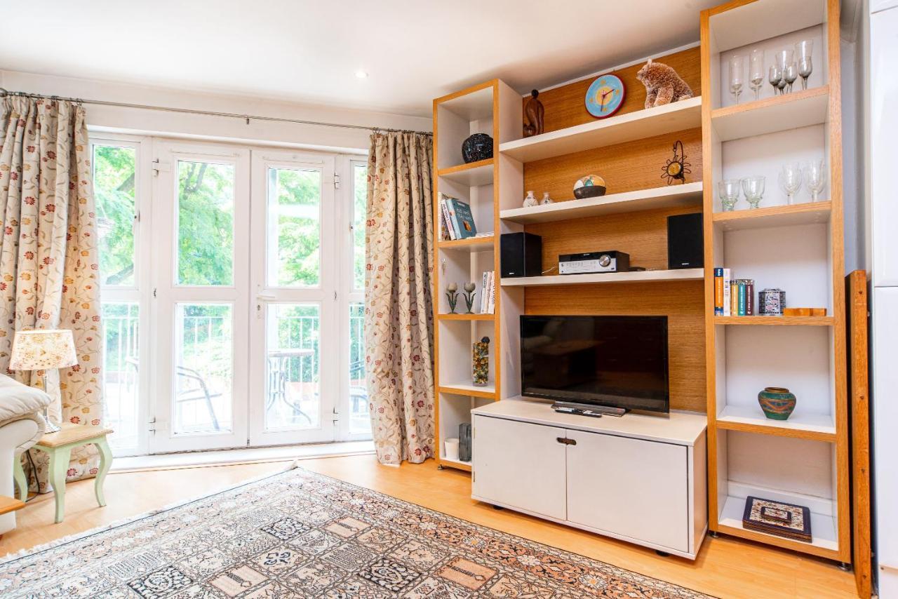 Pass The Keys Delightful Close To River In Se16 London