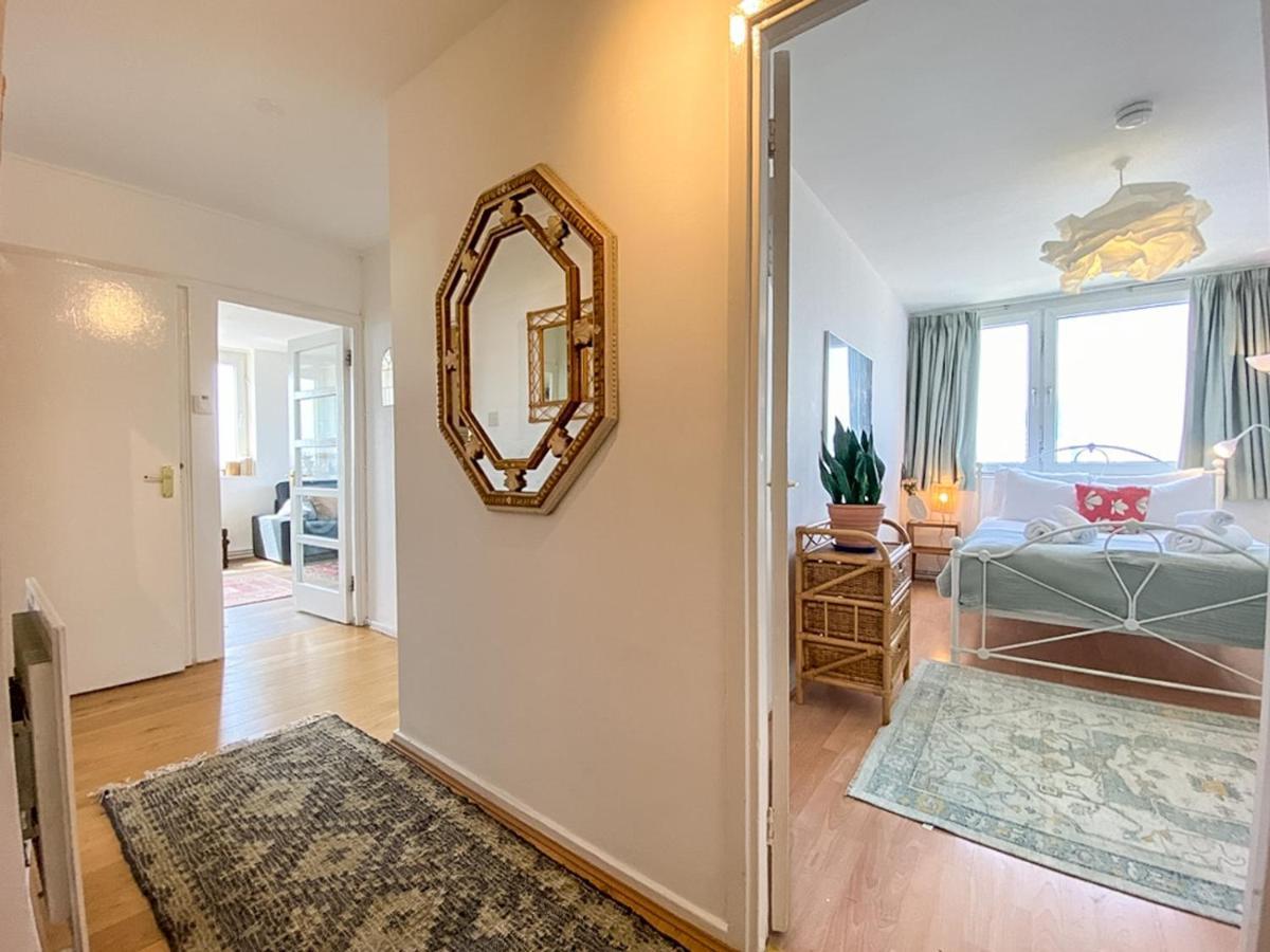 Pass The Keys Spacious 2bedroom Flat With Views In Bridge Londres