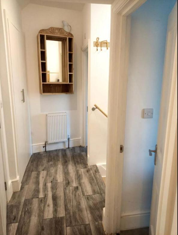 Apartamento Stylish 2-bed Flat, Quick Access To Sights Londres