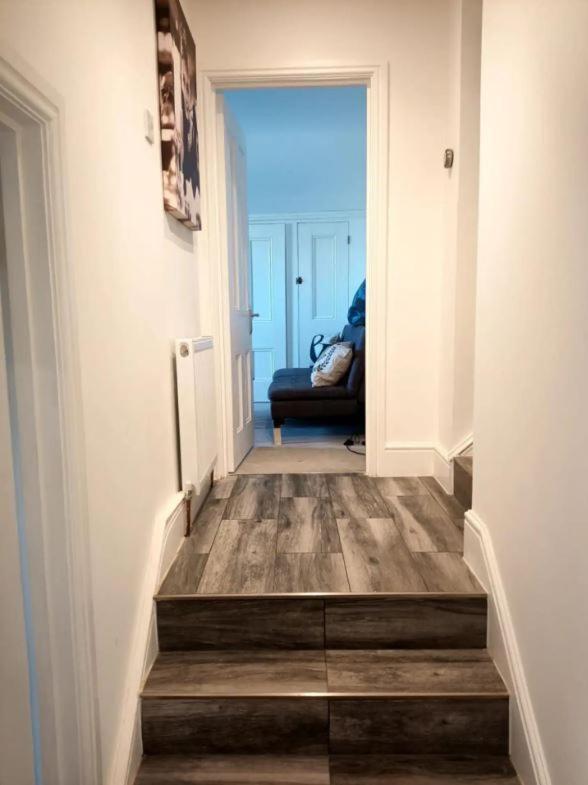 Stylish 2-bed Flat, Quick Access To Sights Londres