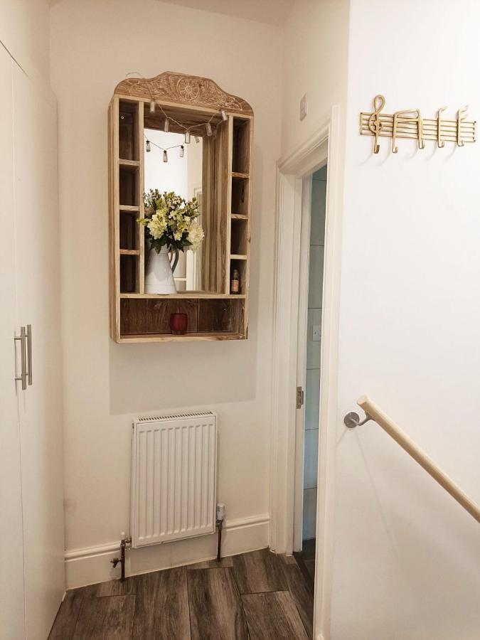 Apartamento Stylish 2-bed Flat, Quick Access To Sights Londres