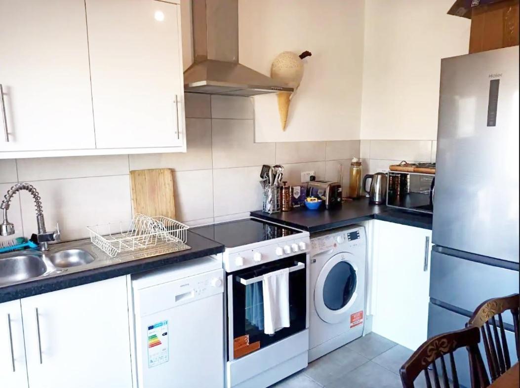 Stylish 2-bed Flat, Quick Access To Sights Apartamento *