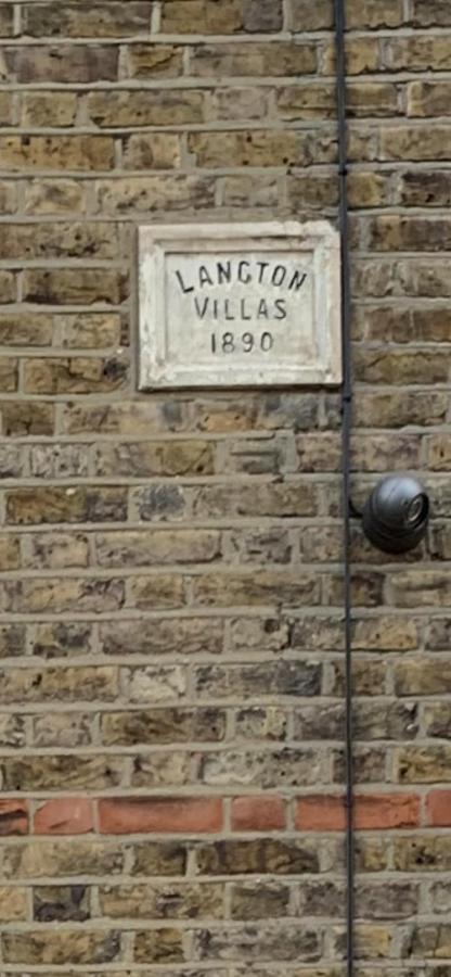 35 Mins To London. 3 Bedrooms. 2 Bathrooms With Garden Casa de Férias Londres