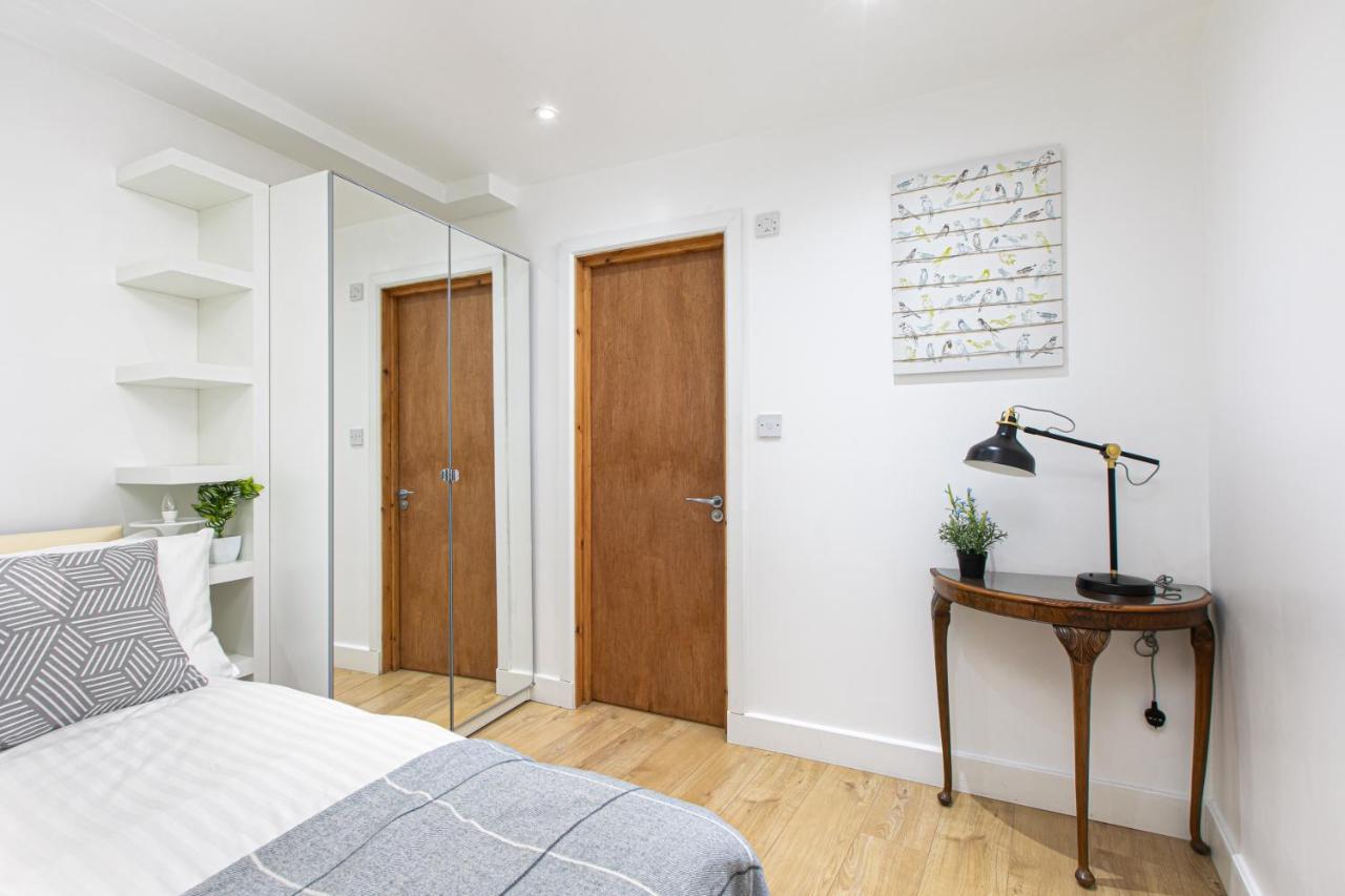 Skyvillion - One Bedroom By King's Cross