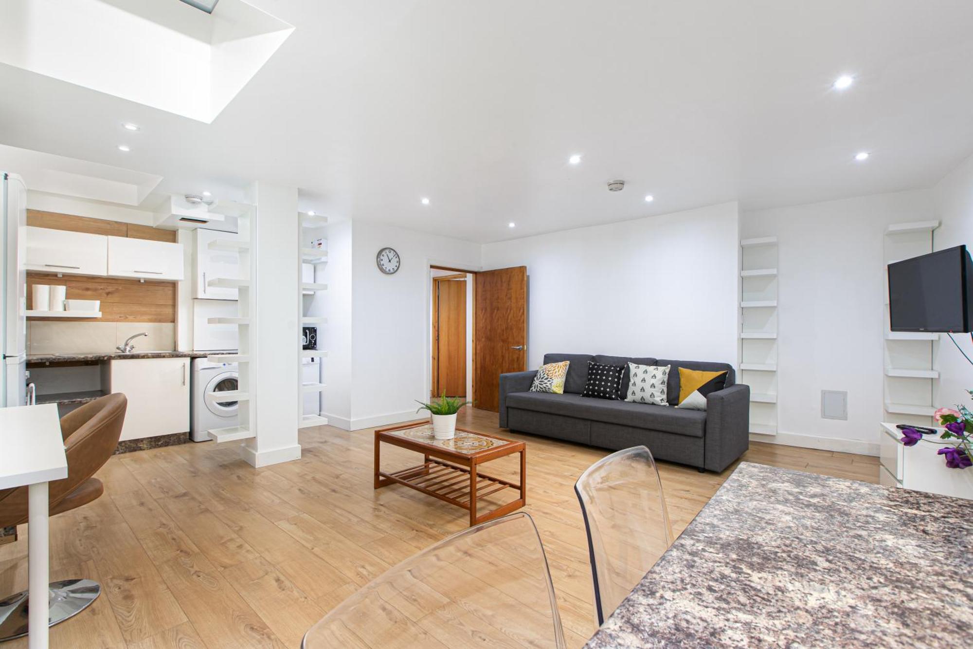 Skyvillion - One Bedroom By King's Cross *