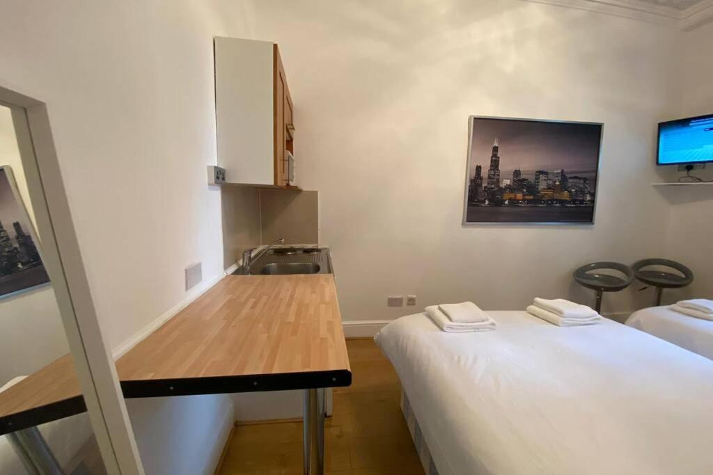 Apartamento F6-comfy Ground Flr Fits 4- Near Paddington Londres