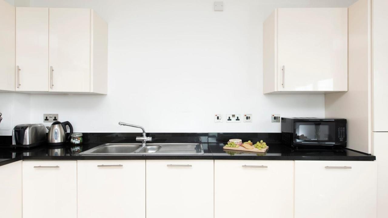 Appartement 3 Bedroom Apartment in Stratford Londen