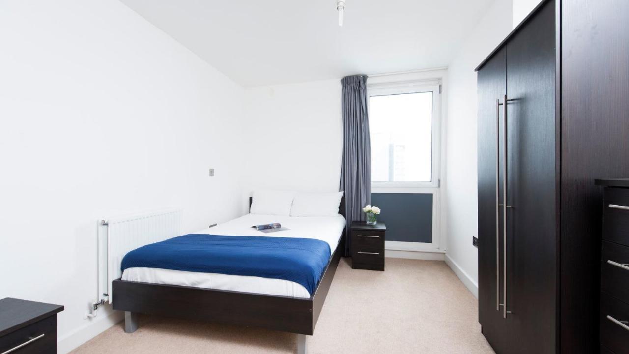 3 Bedroom Apartment in Stratford Appartement Londen