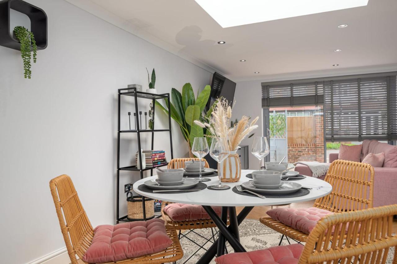 Hébergement de vacances Guestready - Unique Near Wimbledon With Gorgeous Deck And Parking