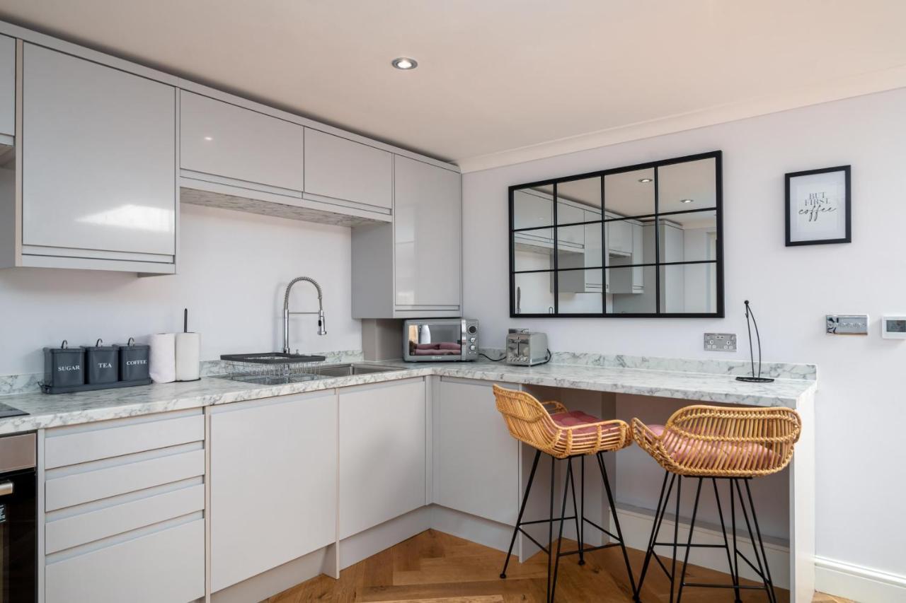 Hébergement de vacances Guestready - Unique Near Wimbledon With Gorgeous Deck And Parking Londres