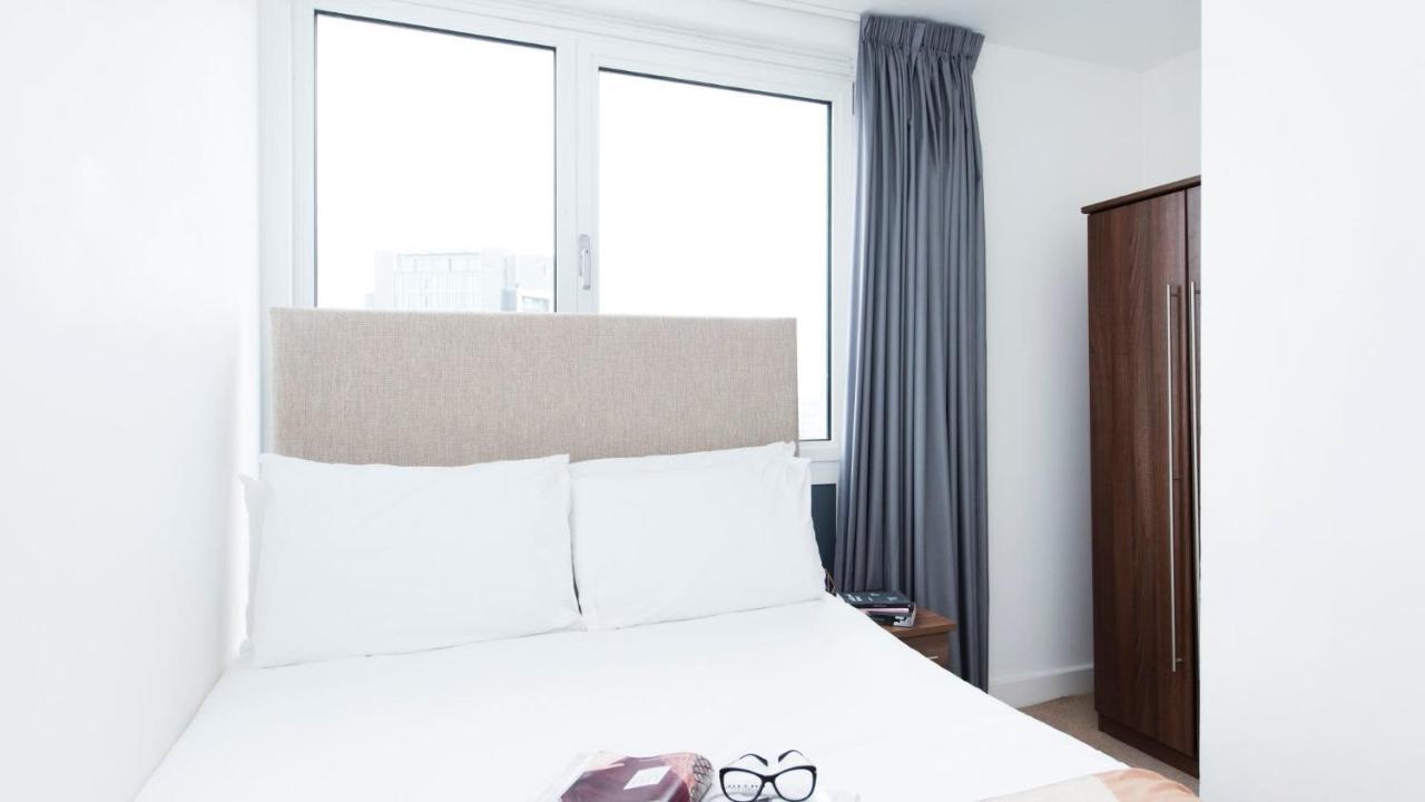 3 Bedroom Apartment in Stratford Appartement *