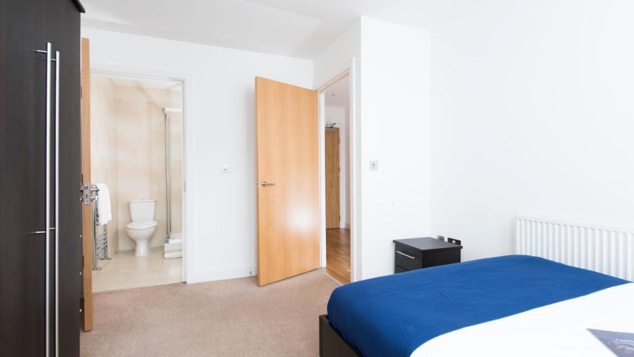 3 Bedroom Apartment in Stratford Londen