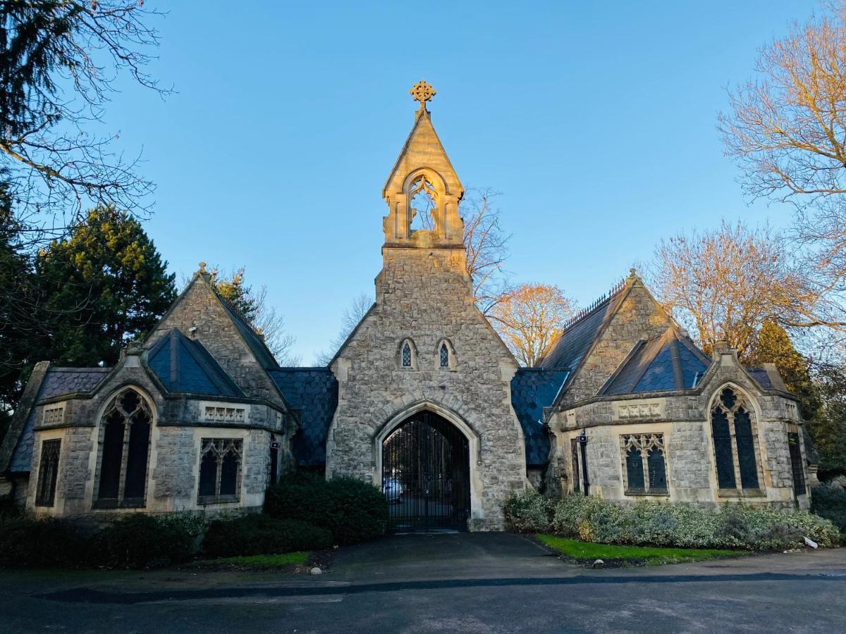 Vakantiehuis 35 Mins To London. 3 Bedrooms. 2 Bathrooms With Garden
