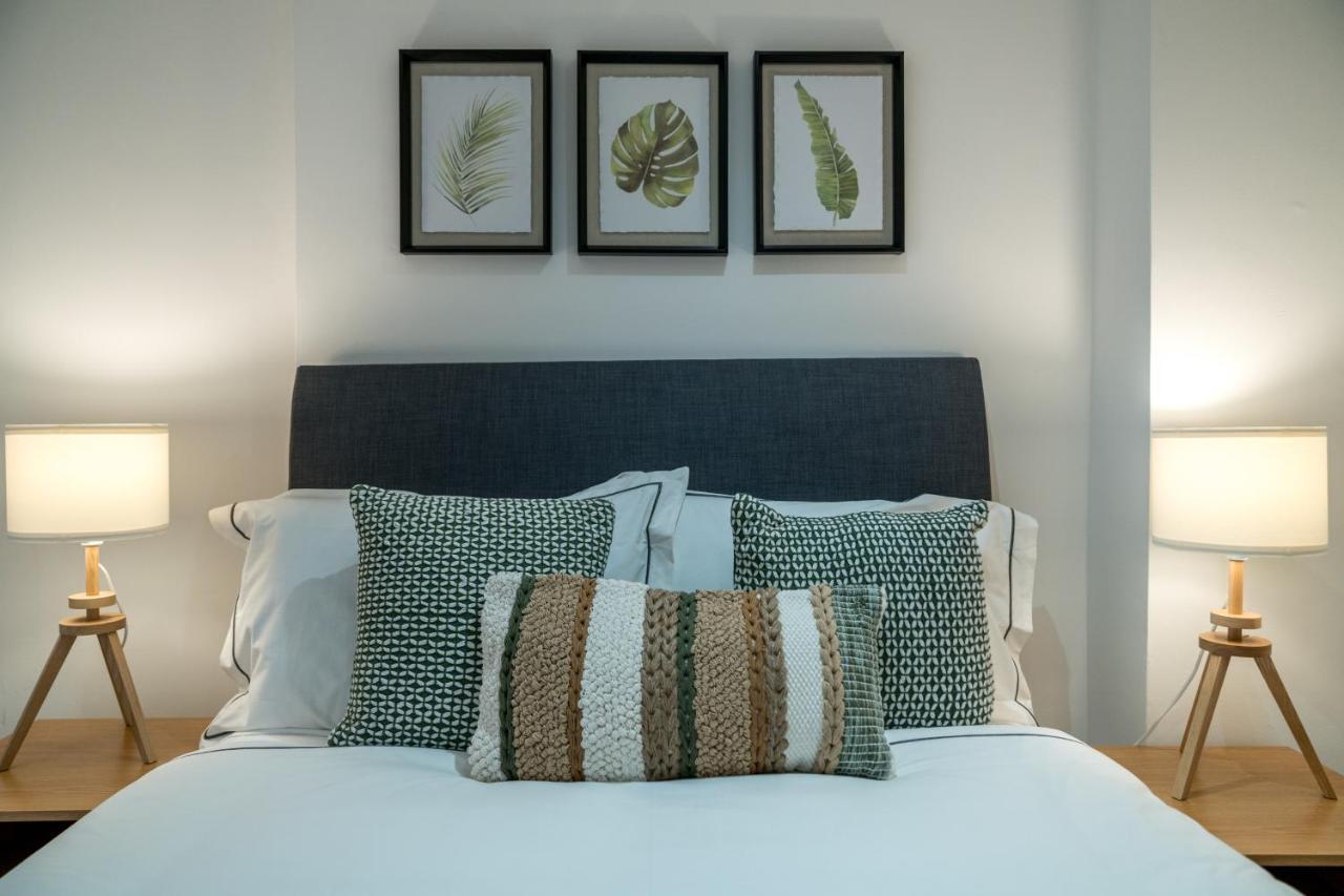 Russell Sq - 2 Bed Apartamento *