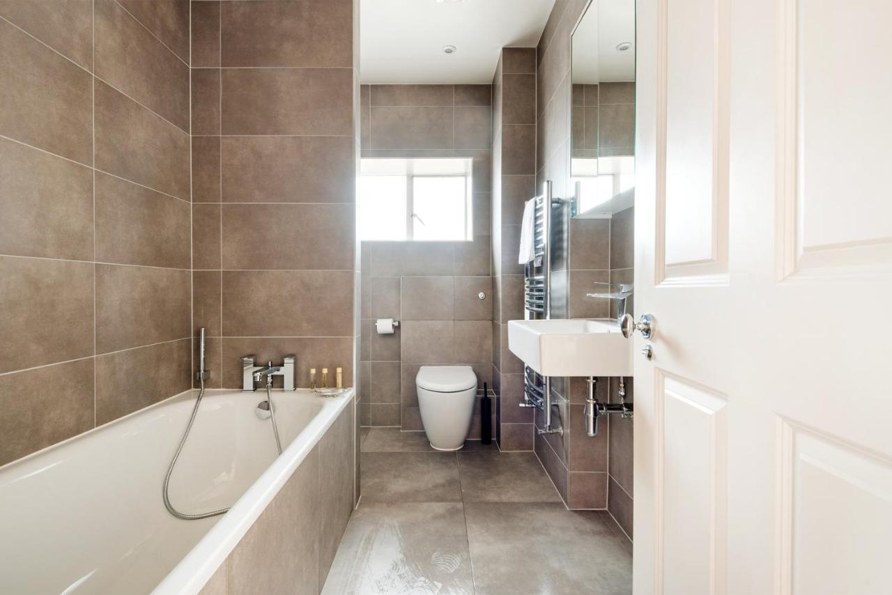Stunning One Bedroom In Location Appartement