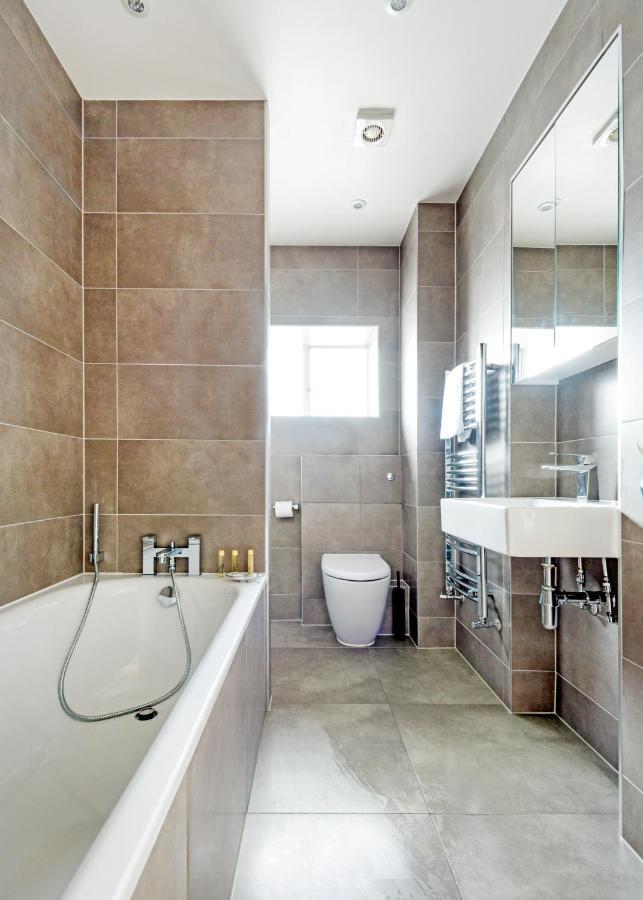 Stunning One Bedroom In Location *