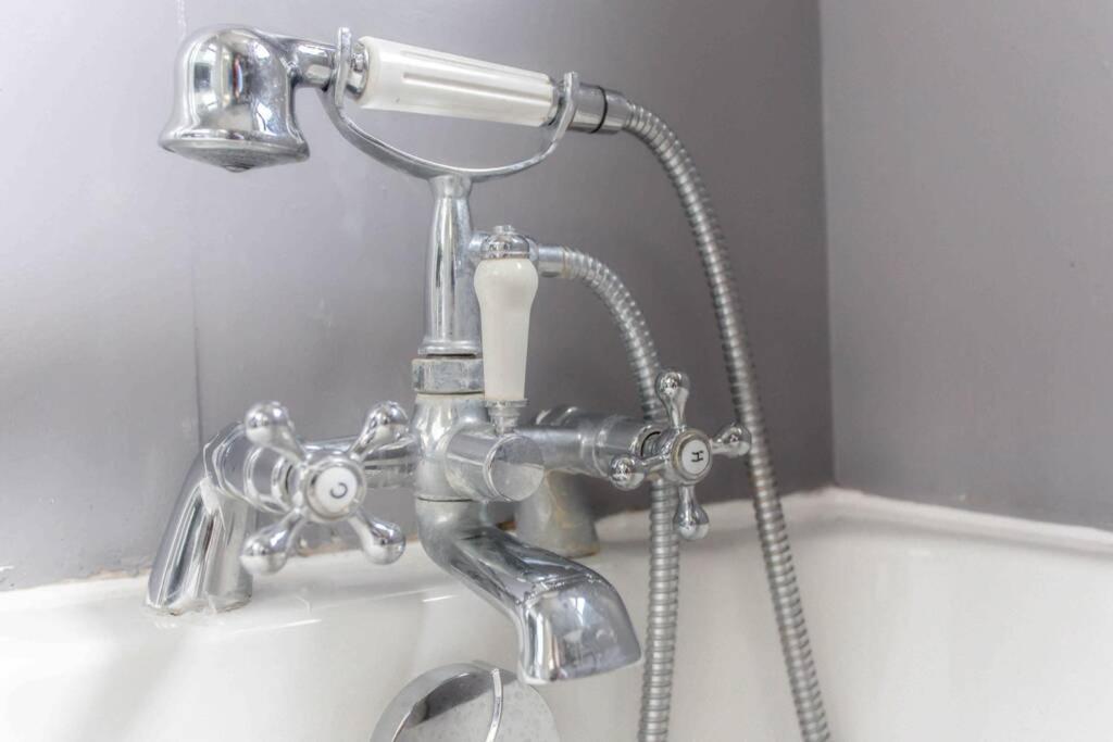 Hébergement de vacances Contemporary 3 Bed House With Spacious Garden Close To Stratford