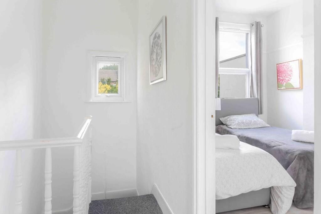 Contemporary 3 Bed House With Spacious Garden Close To Stratford * Londres