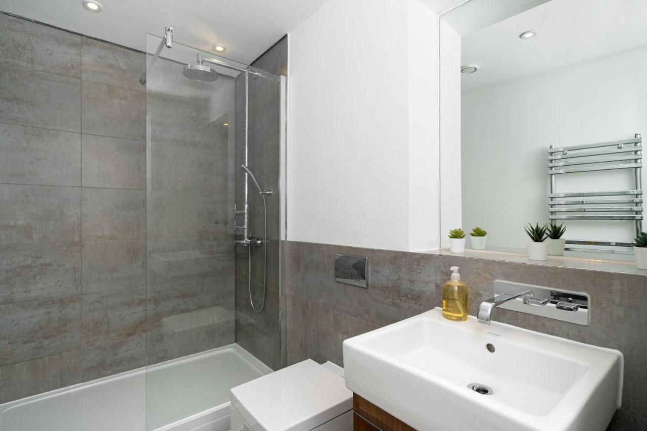 Duplex 2 Bedr, 3 Beds, 2,5 Bath Trafalgar Square