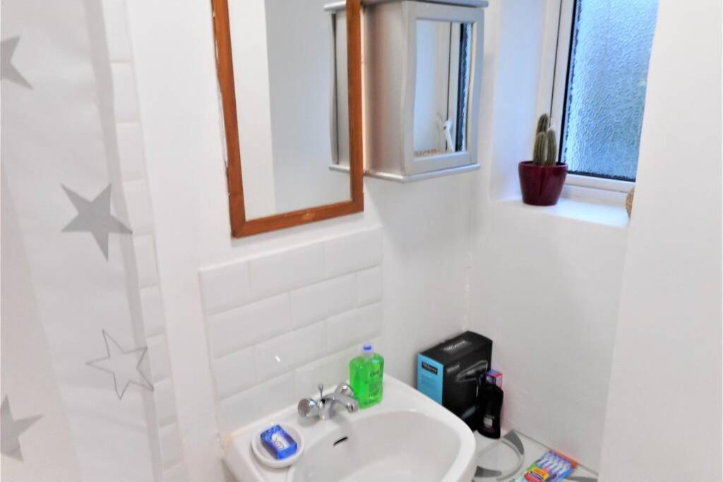 Stunning Lovely 3- Bedroom Fulham With Roof Terraces *