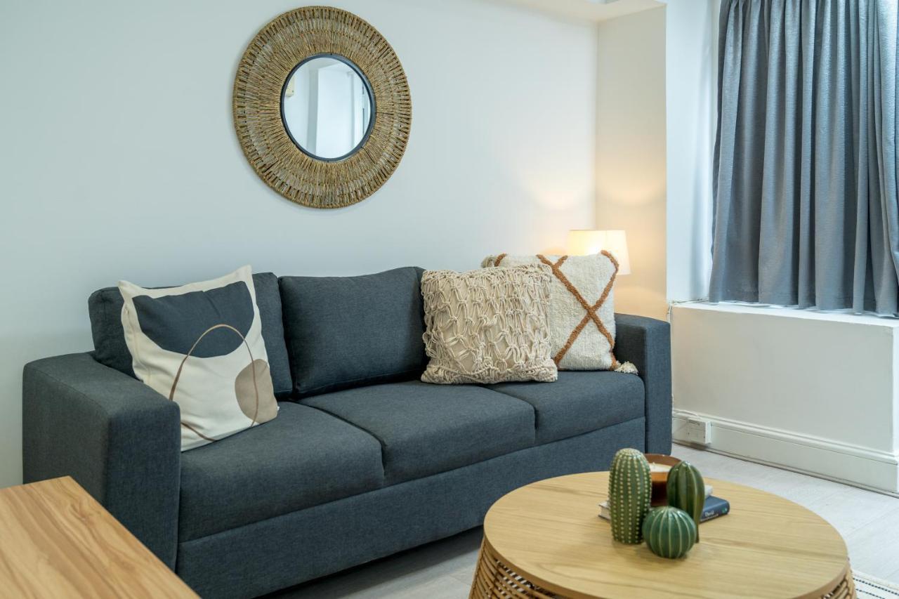 Russell Sq - 2 Bed *