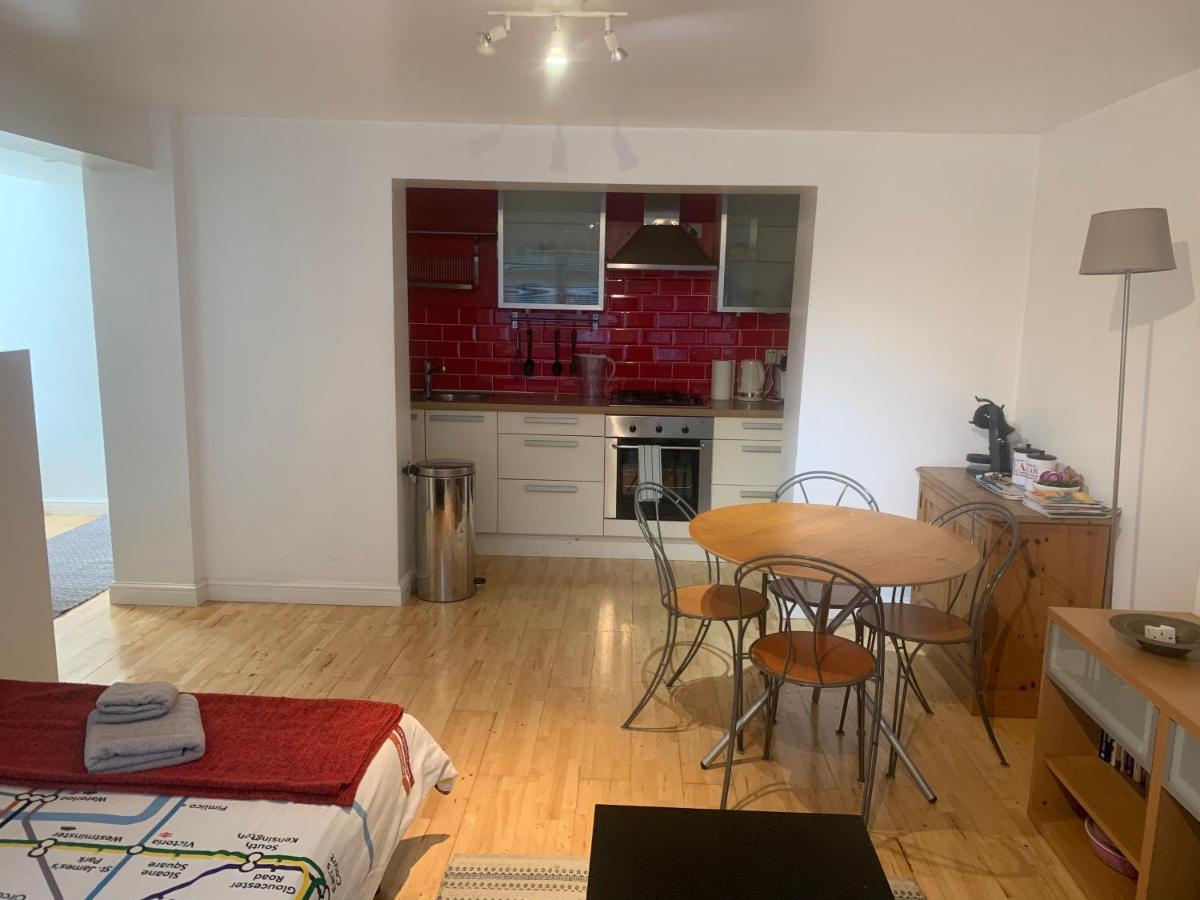 Cozy 1 Bedroom Basement Flat * Londres