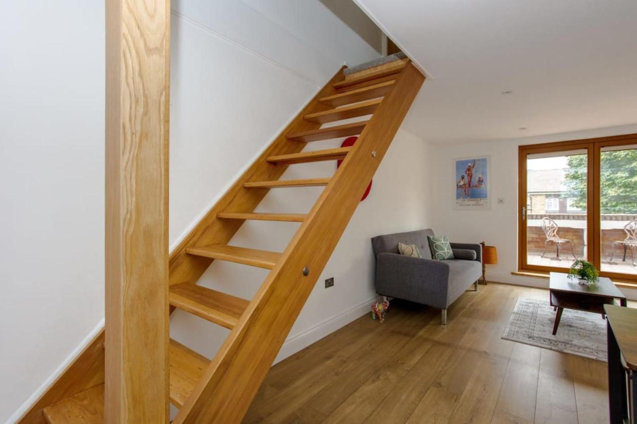Apartamento Spacious 3 Bedroom With Large Balcony Londres