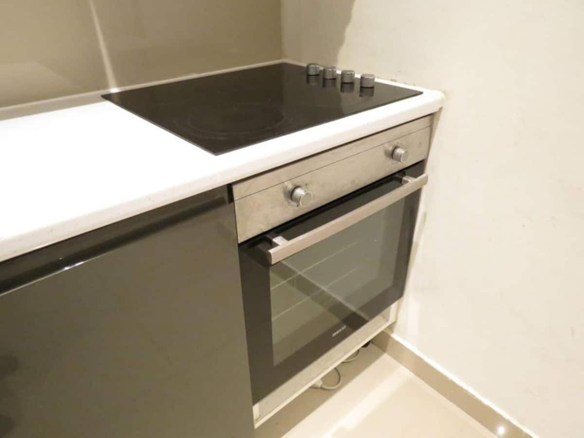 Apartment Modern Split Level Flat In Croydon