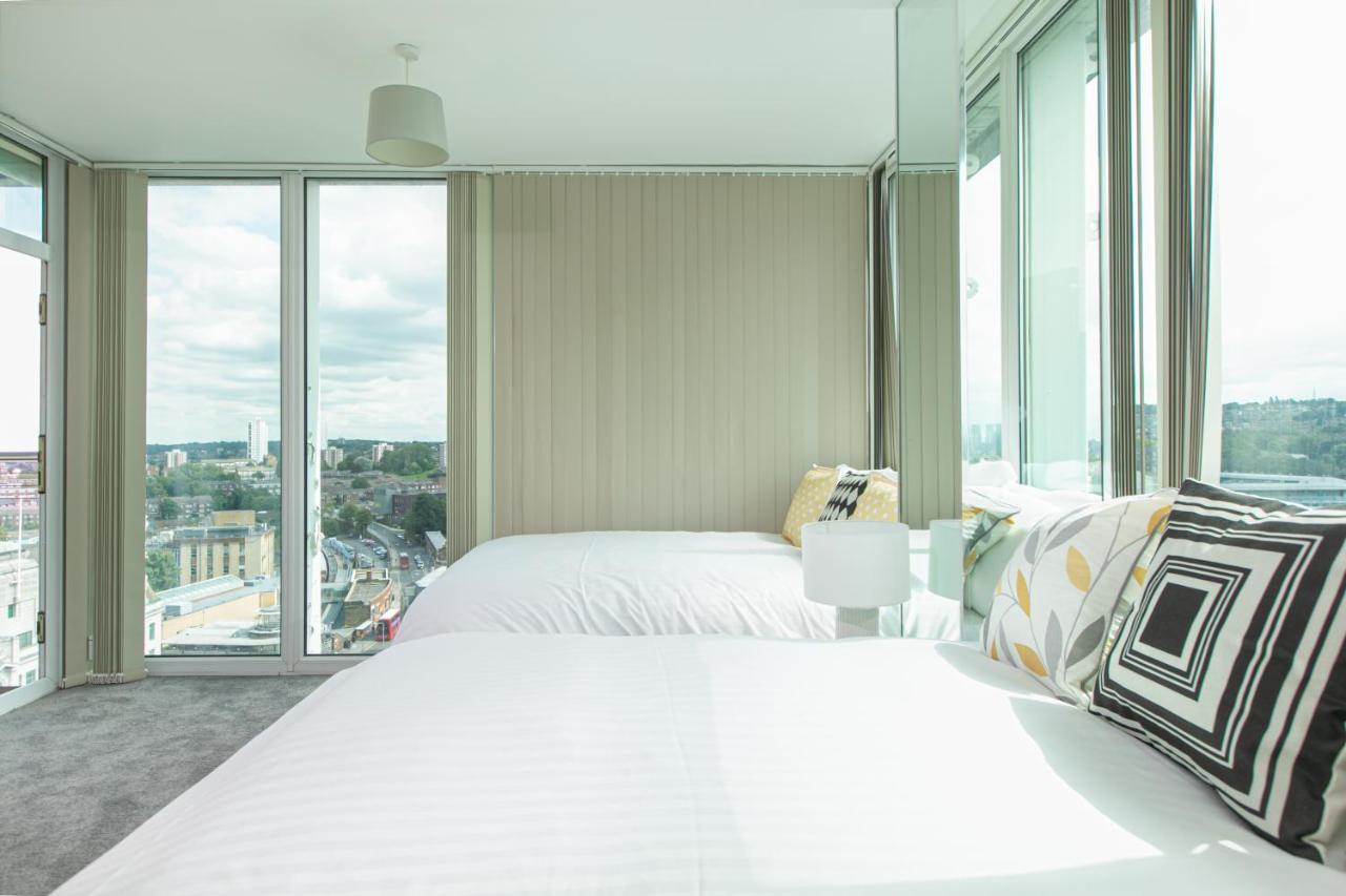 Skyvillion - 3bed Penthouse Near Airport, O2 Arena, Excel Centre With Parking *