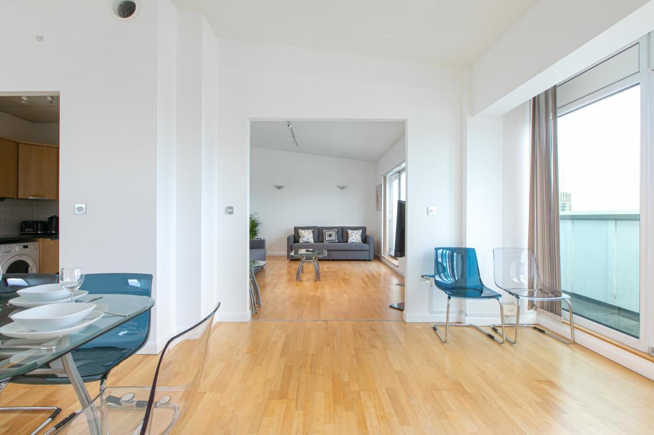 Skyvillion - 3bed Penthouse Near Airport, O2 Arena, Excel Centre With Parking Apartment *