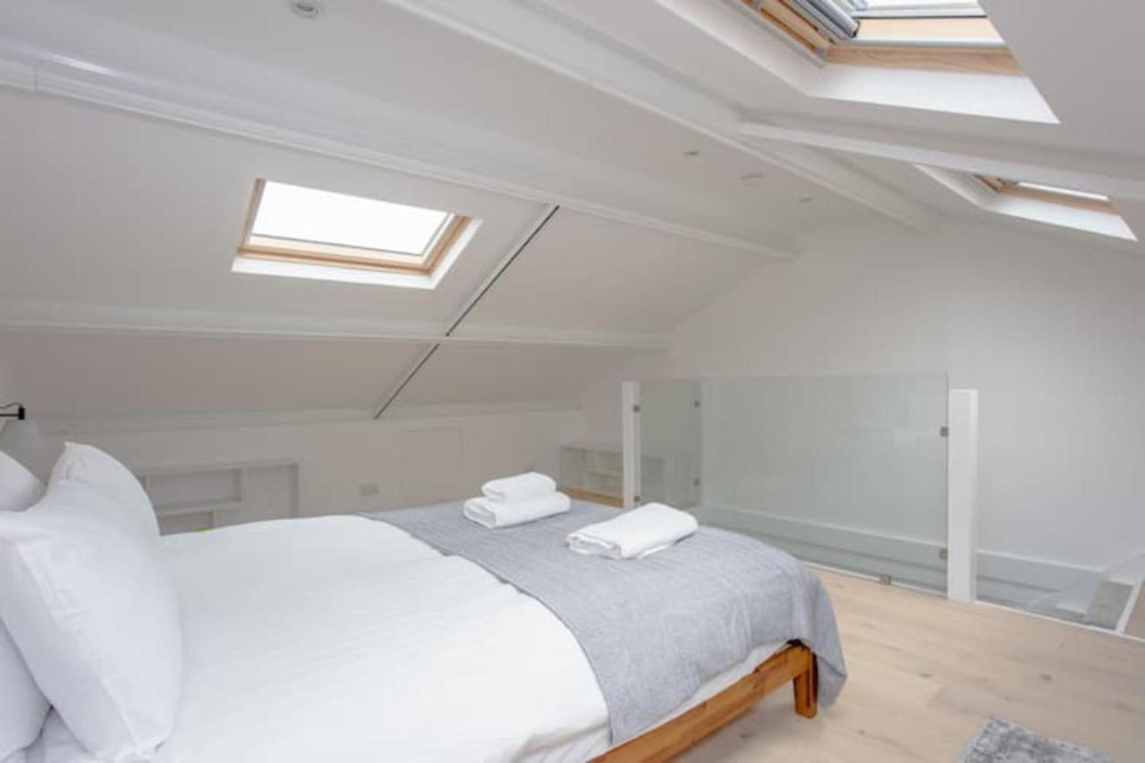 Spacious 3 Bedroom With Large Balcony *