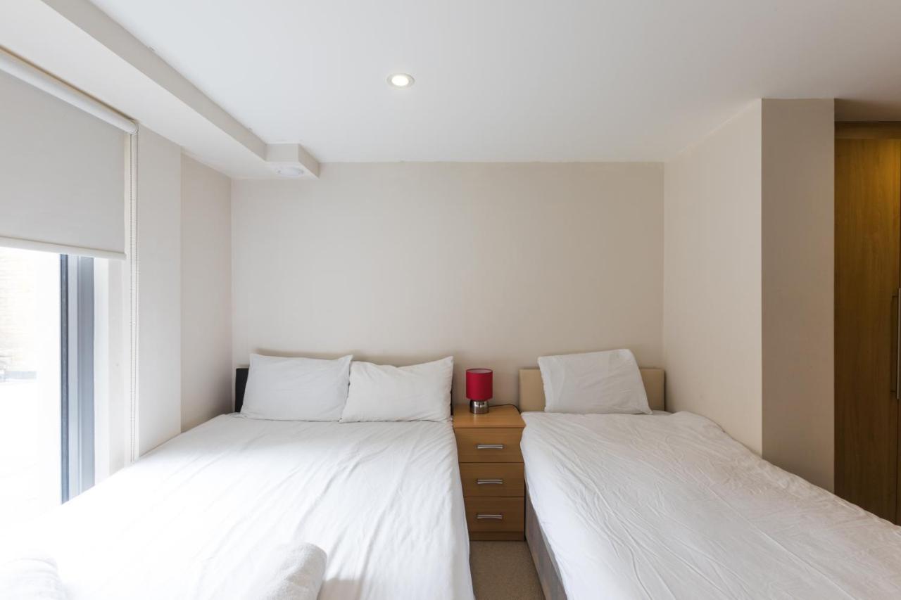 Modern 2 Bed 2 Bath With Outdoor Space Hyde Park Appartement