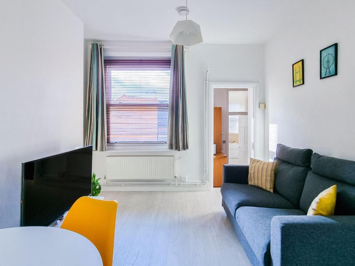 Pass The Keys Wimbledon Hideaway Apartment *