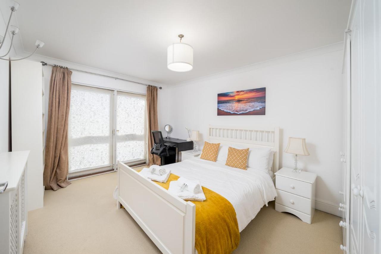 Crossharbour Canary Wharf 2 Bed Duplex