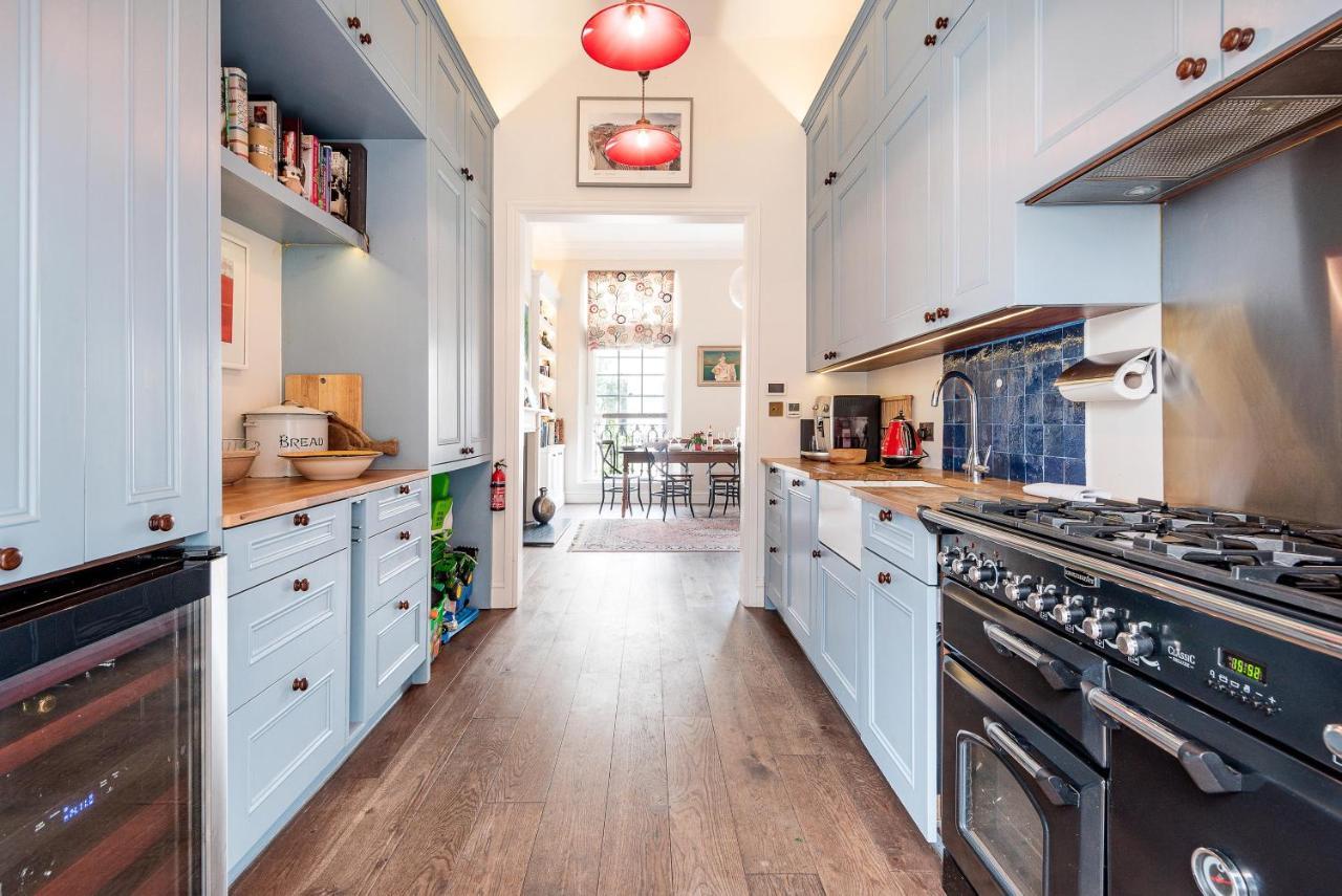 Charming Pimlico Close To The River Thames By Underthedoormat