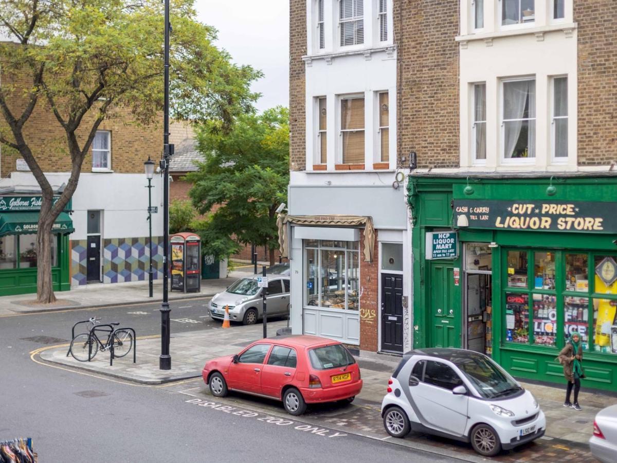 Pass The Keys Split-floors Antique In Portobello Road London