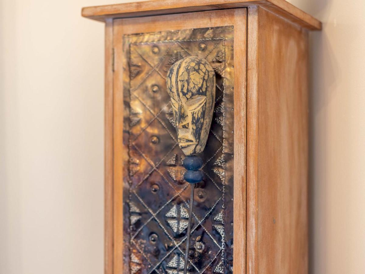 Pass The Keys Split-floors Antique In Portobello Road Apartment London