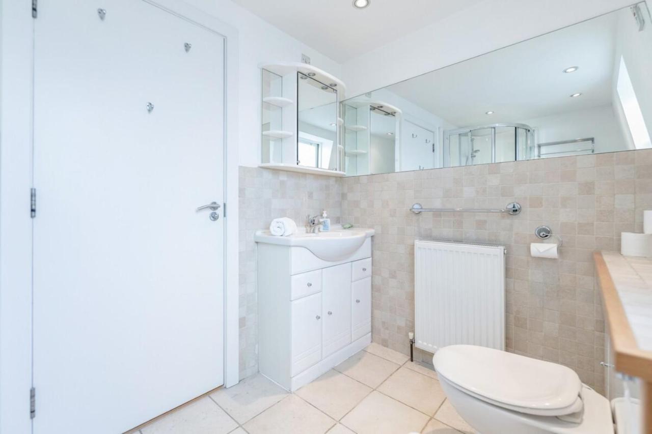 Apartamento Beautiful Spacious 1bd Flat In Victoria