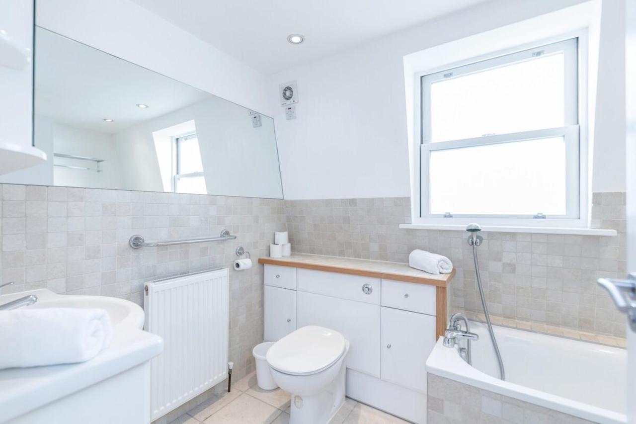 Beautiful Spacious 1bd Flat In Victoria Londres
