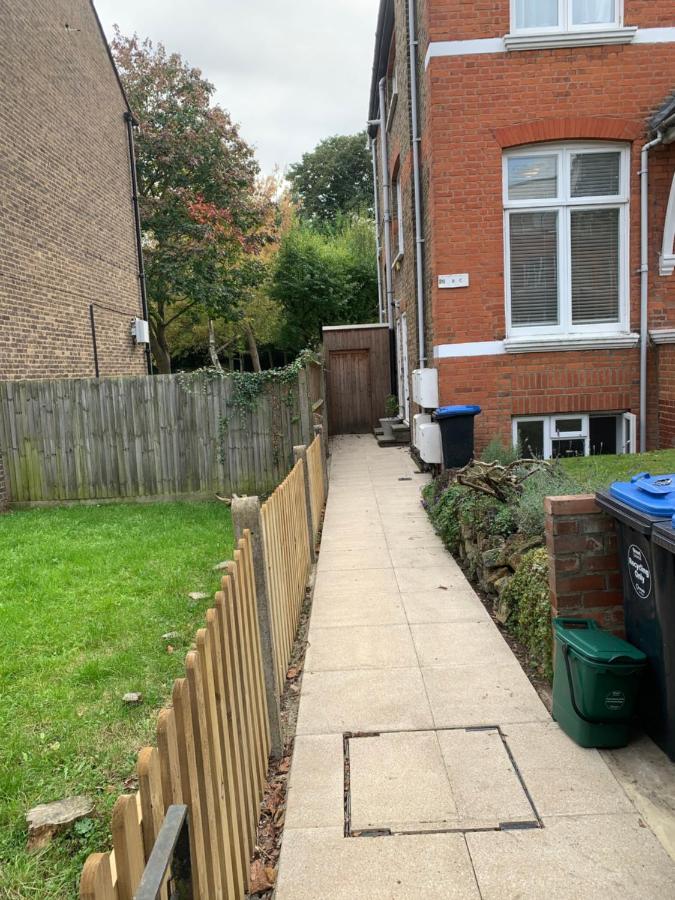 Cozy 1 Bedroom Basement Flat * Londres